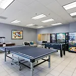 Warm And Tailored 1Br W Pool Hot Tub Gym Parking