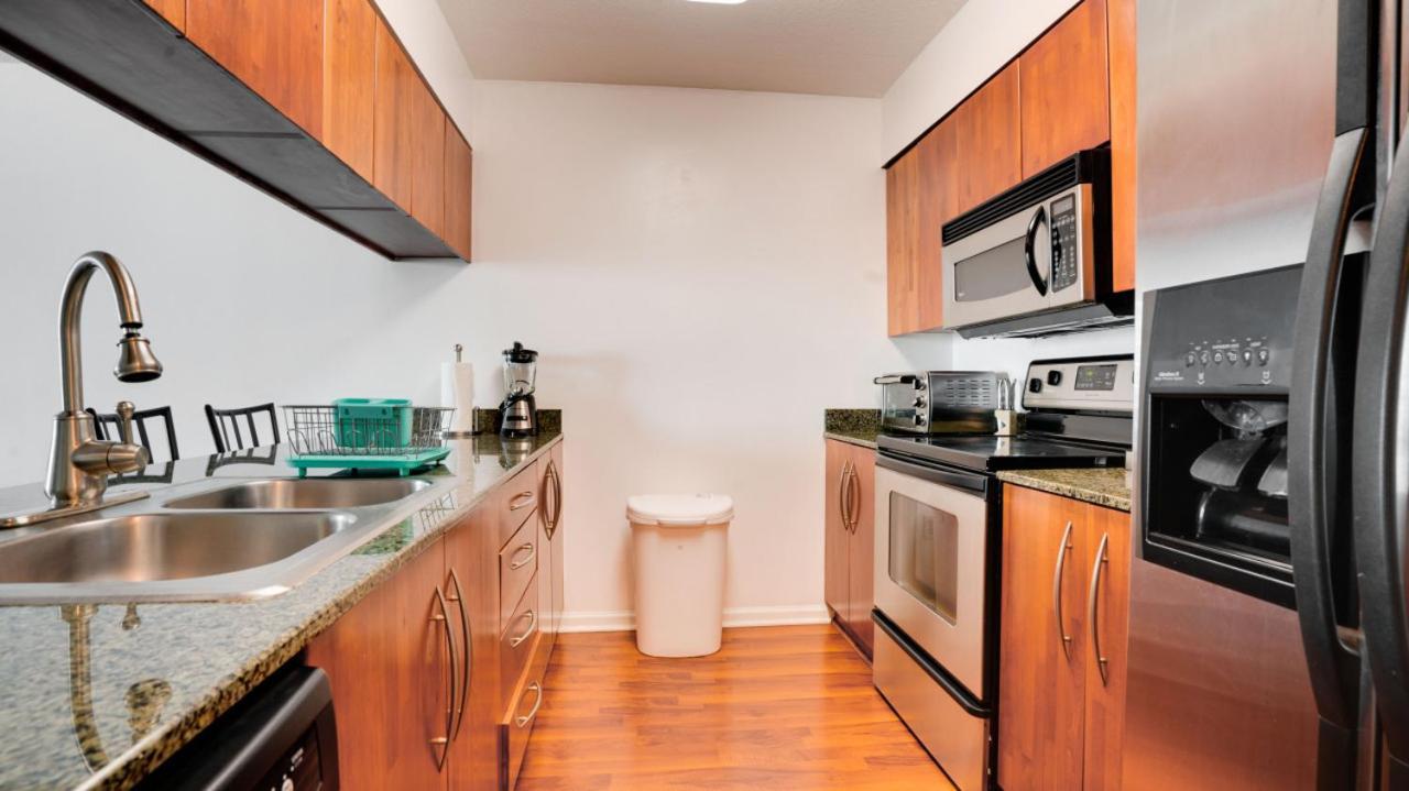 Warm And Tailored 1br W Pool Hot Tub Gym Parking